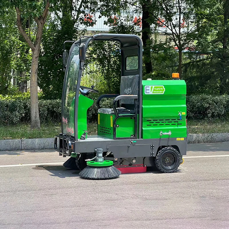 Customized Factory Direct Sales New Environment High Cost Performance Multi Functional Ride-On Self-Propelled Electric Sweeper