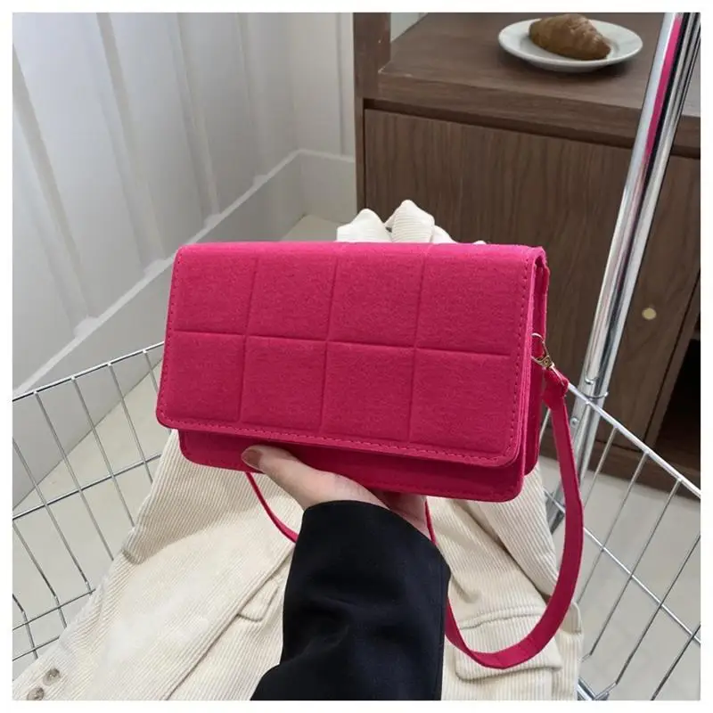 Simple Stylish Women Felt Crossbody Bag Leisure Small Square Bag 2024 Trendy Checkered Shoulder Bag Trend Female Flap Handbag