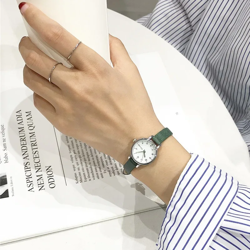 Women Fashion White Small Watches Ulzzang Brand Ladies Quartz Wristwatch Simple Retr Montre Femme with Leather Band Clock