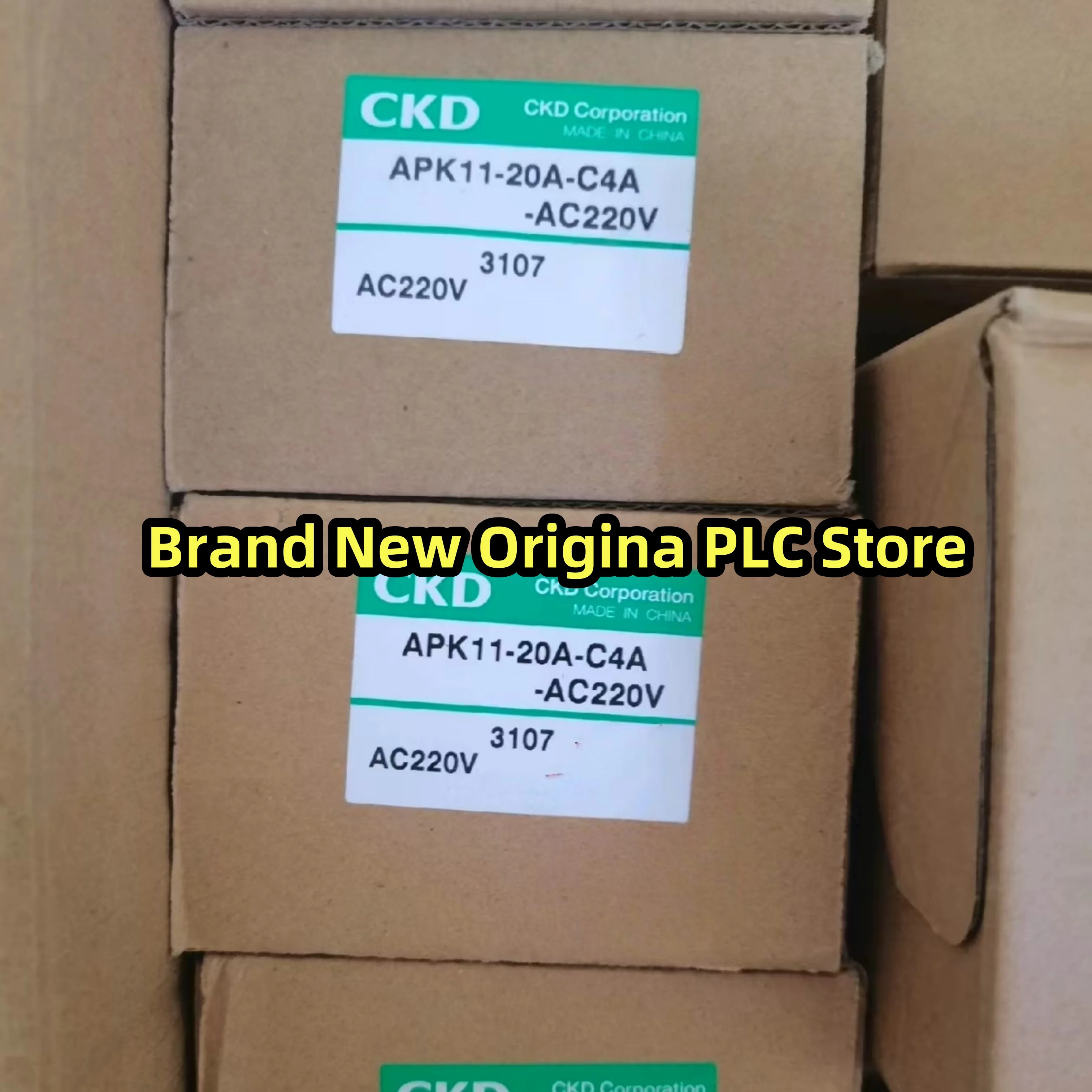 

4F210-08-AC110V APK11-20A-C4A-AC220V F3000-8-W-F new original