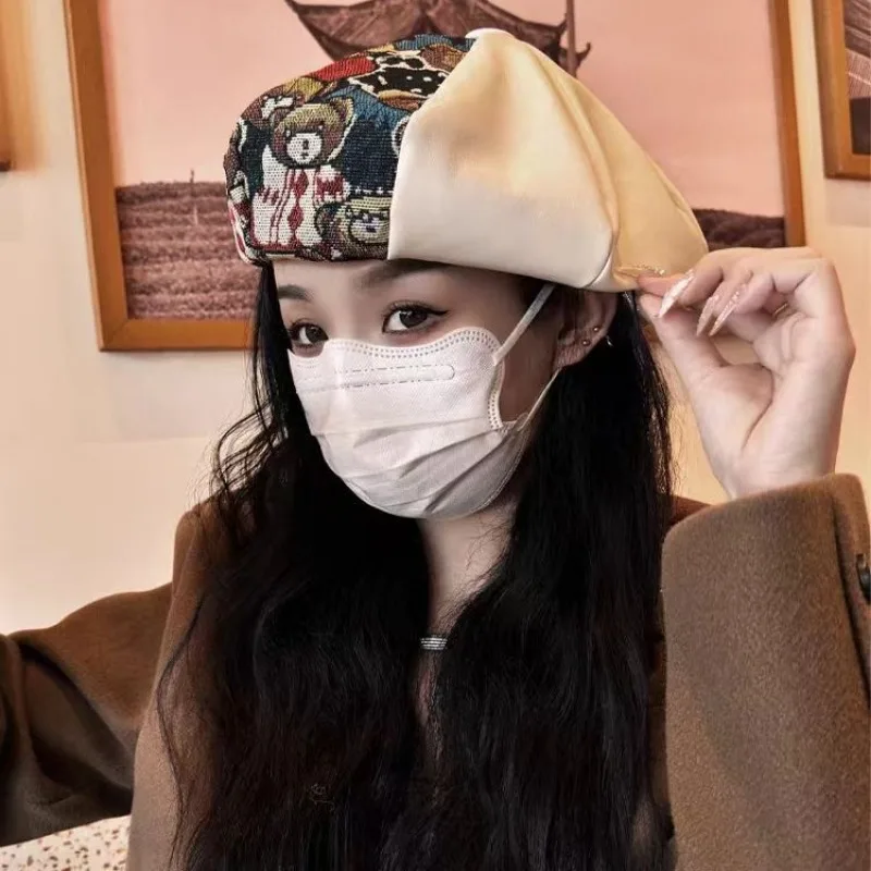 

Japanese Retro Bear Jacquard Splicing Leather Octagonaal Beret Women's Autumn Street Versatile Trend Cute Newsboy Cap Gorras