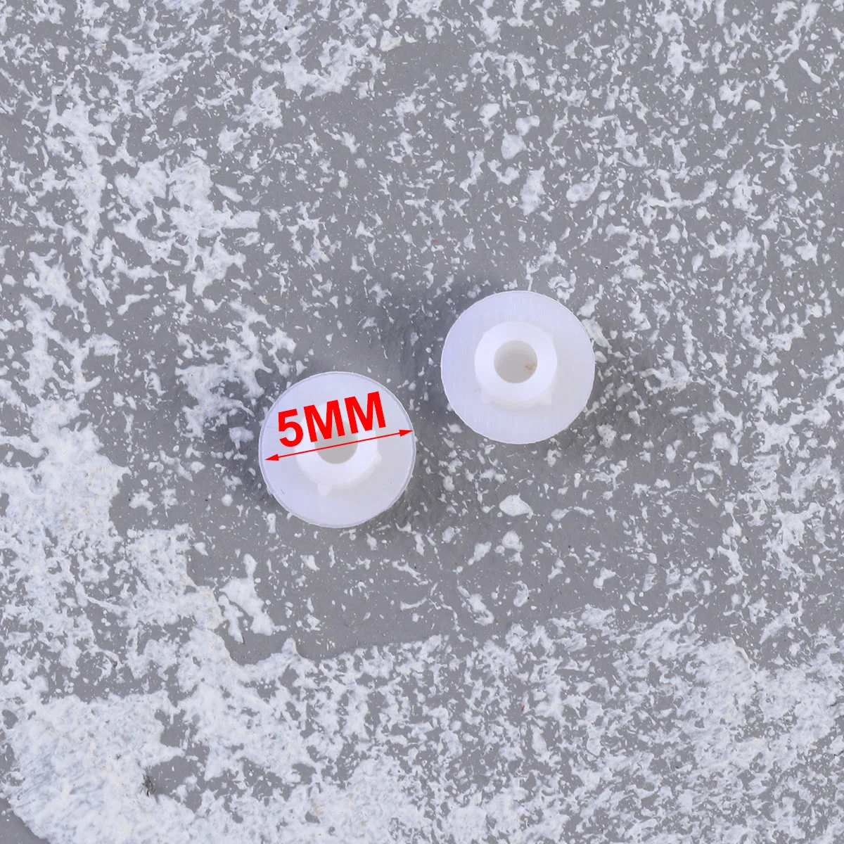 

100Pcs White Plastic Hinge Screw Covers Easy Install Conceal Screws Cabinet Door Window Hinge Decorative Covers