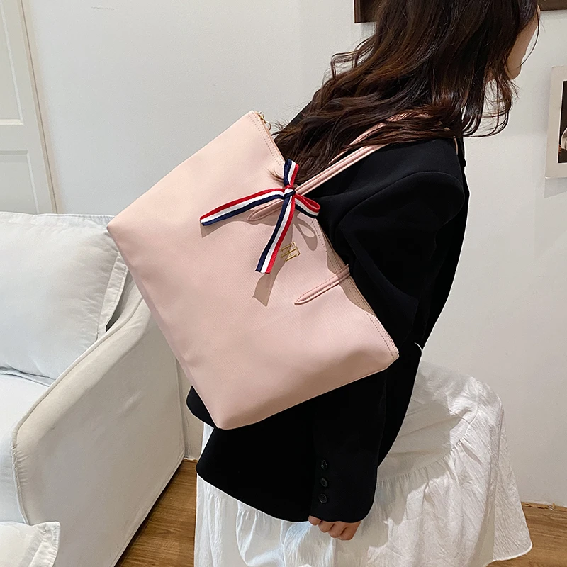 حقيبة كتف نسائية كلاسيكية حرفية فاخرة من الجلد بتصميم كلاسيكي حقيبة كروس راقية