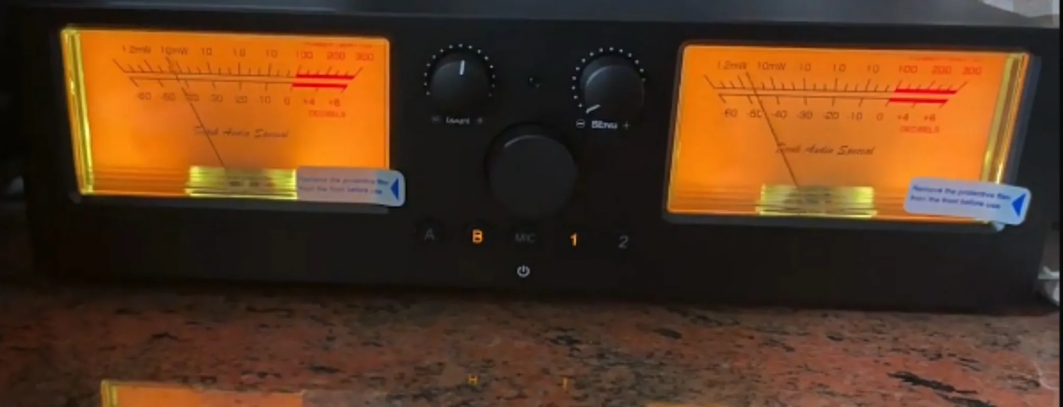 For 2 In 2 Out Power Amplifier/speaker Selection Switcher Audio Speaker Splitter Retro VU Level Meter With Remote Control VU3