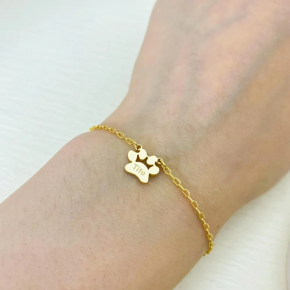 Bracciale con stampa zampa Bracciale personalizzato con nome dell'animale domestico Bracciale delicato in argento sterling placcato oro 18 carati per gioielli da regalo per cani da donna