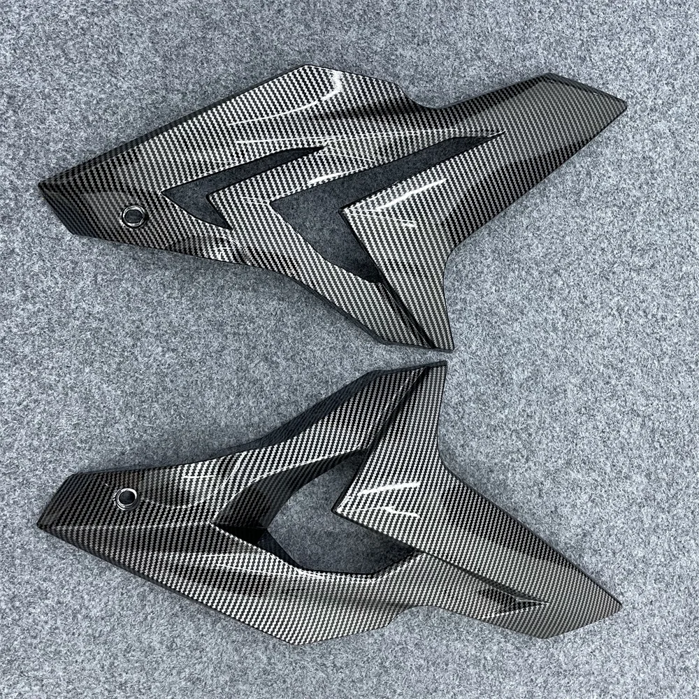 

The ABS motorcycle fairing is suitable for the S1000R middle bumper middle plate with carbon fiber paint in 2014 2015 2016 14-16