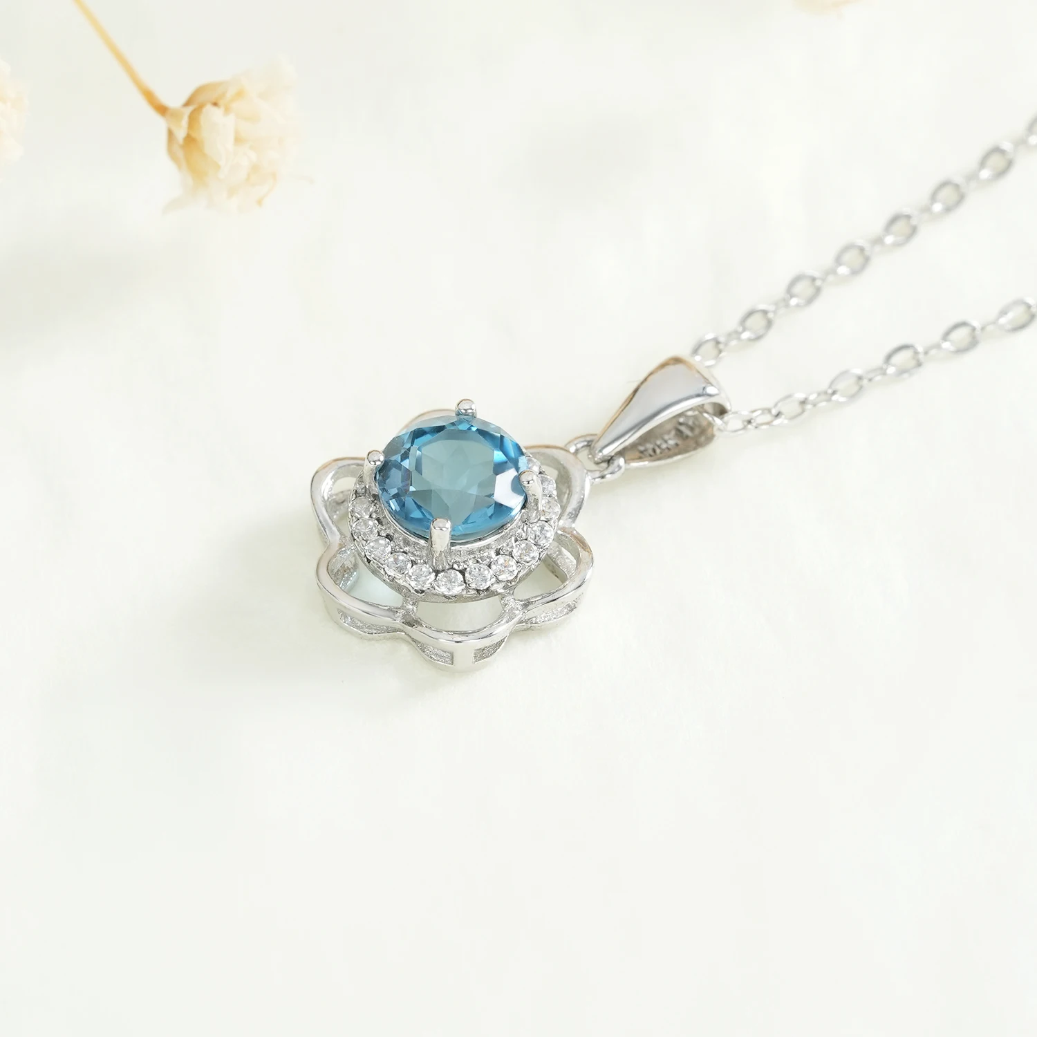 SILE العصرية فضة 925 زهرة قلادة القلائد النساء الطبيعية السويسري الأزرق توباز معلقة سلسلة الترقوة مجوهرات فاخرة