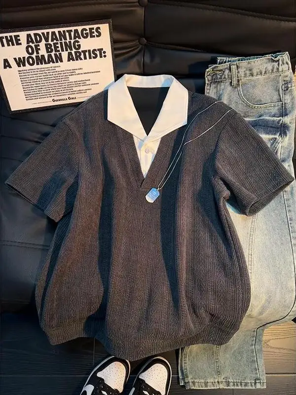 Camisa Casual de Verão Unissex Plus Size (até 136 kg) com Efeito Duas Peças, Estampa de Trigo, Manga Curta e Gola Polo