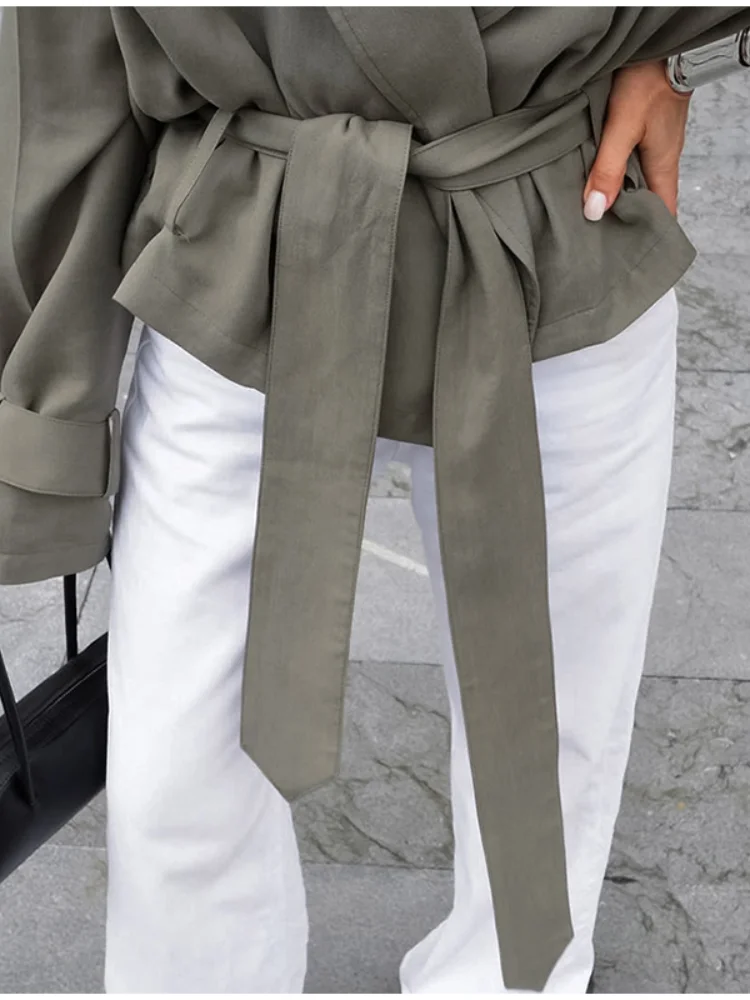 

Lace Up Lapel Green Cropped Trench Coat Women Chic Full Sleeve Pocket Short Windbreaker Jacket Autumn Lady New Highstreet Coats