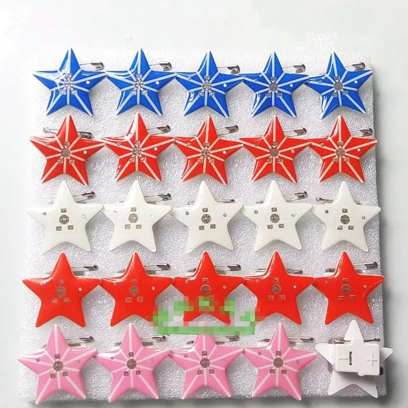 25pcs Star LED Flashing Brooch Pin Cartoon Light Up Glowing Badge  Glow Party Supplies Wedding           Christmas Decoration