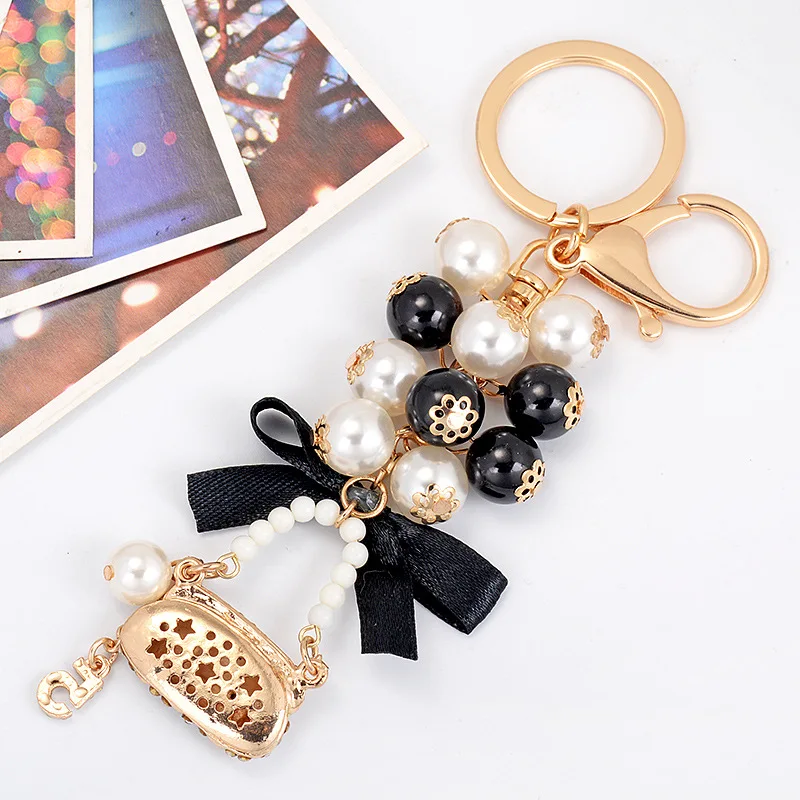 Key-chain woman Creative Number 5 Pearl Car Keychain Fashion Handmade Bag Hanging Accessories Exquisite Small Gift