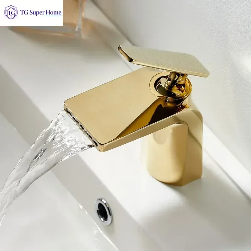 New Full-Brass Basin Faucet with Waterfall Flow Gold Single-Hole Basin Faucet for Hot and Cold Water