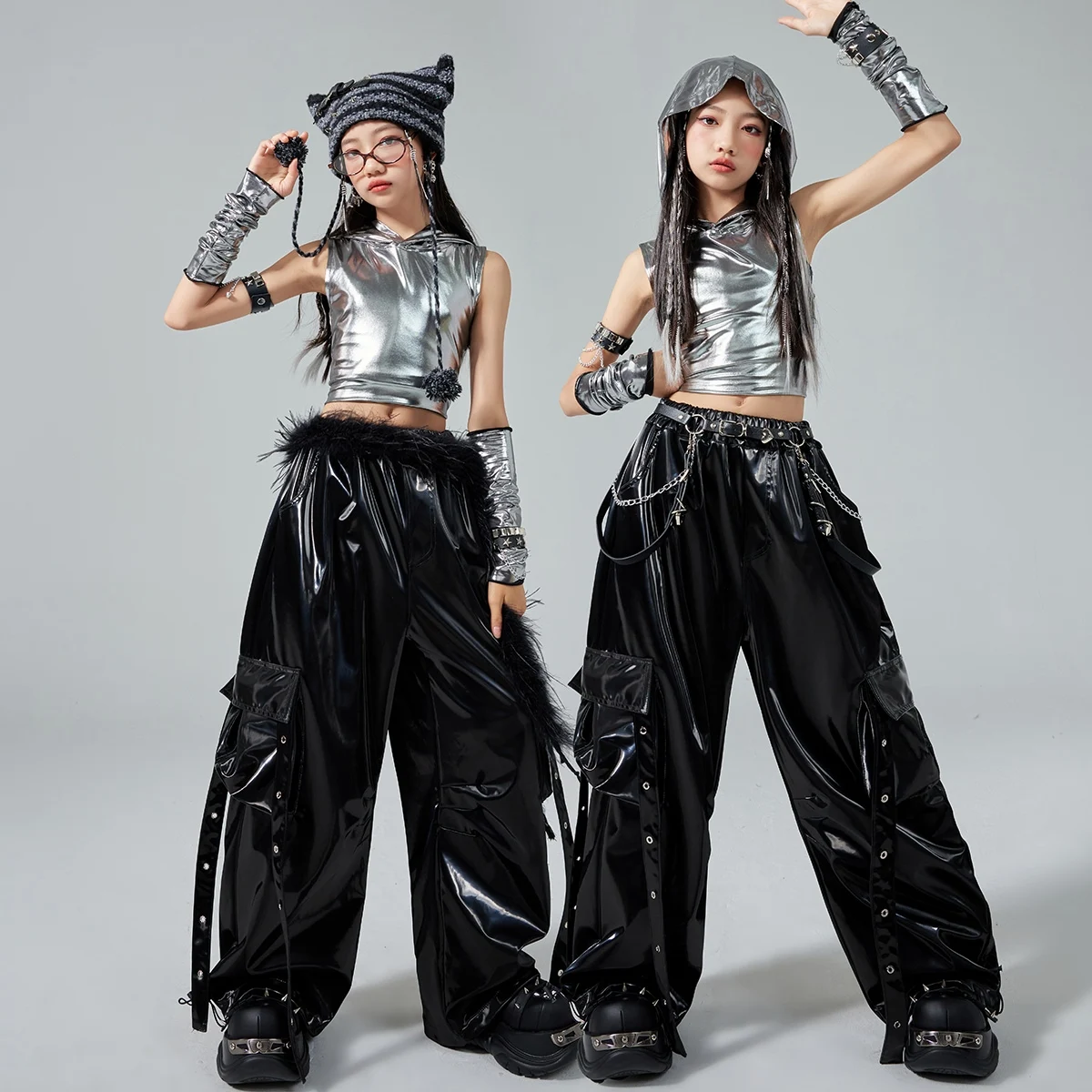 

Hip Hop Performance Suit Girls Kpop Stage Costumes Silver Crop Top Black Shuffle Pants Kid Model Fashion Clothes Streetwear 2465