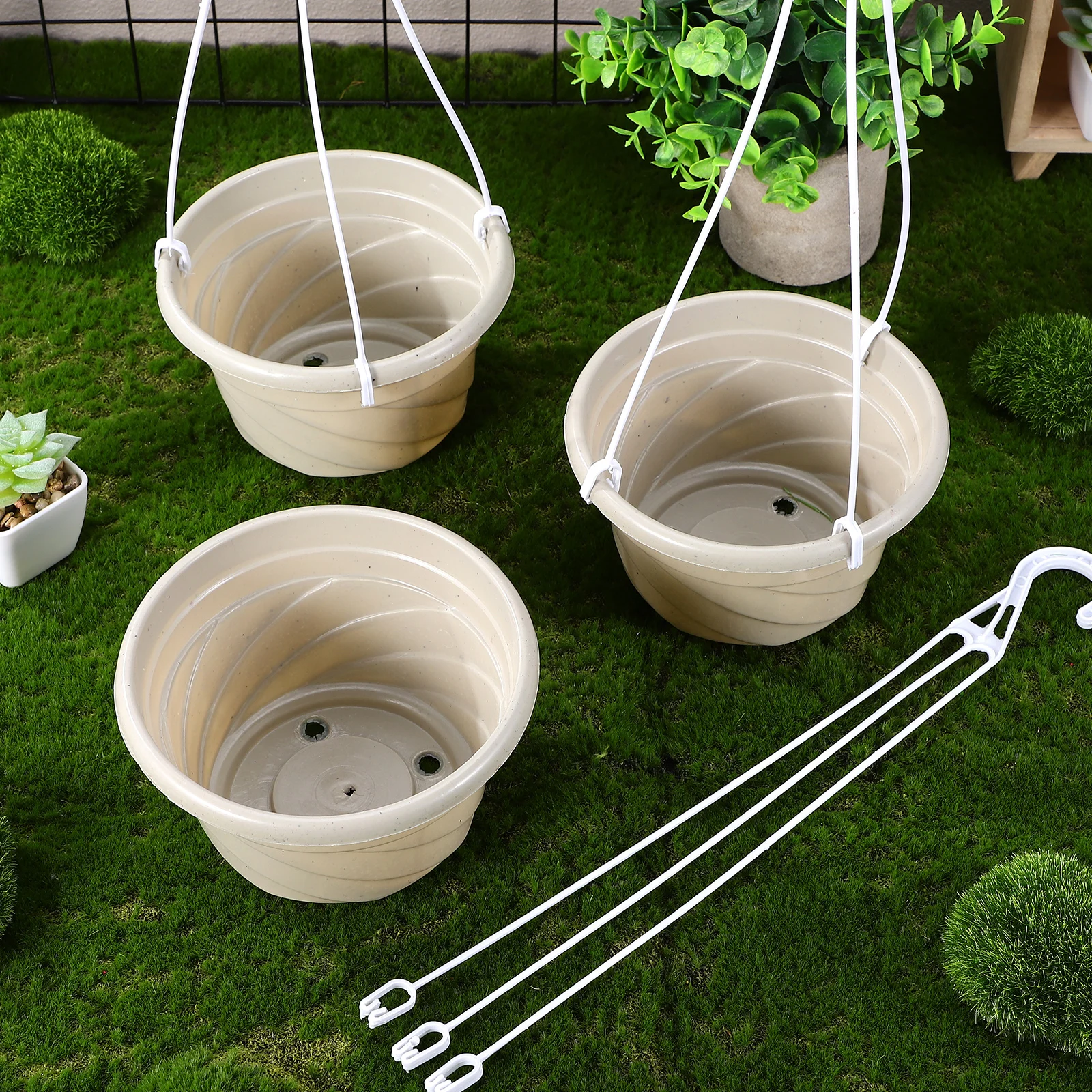 

4 Pcs Hanging Baskets Planters PVC Lightweight Durable Small Drainage Hole Balcony Garden Decor