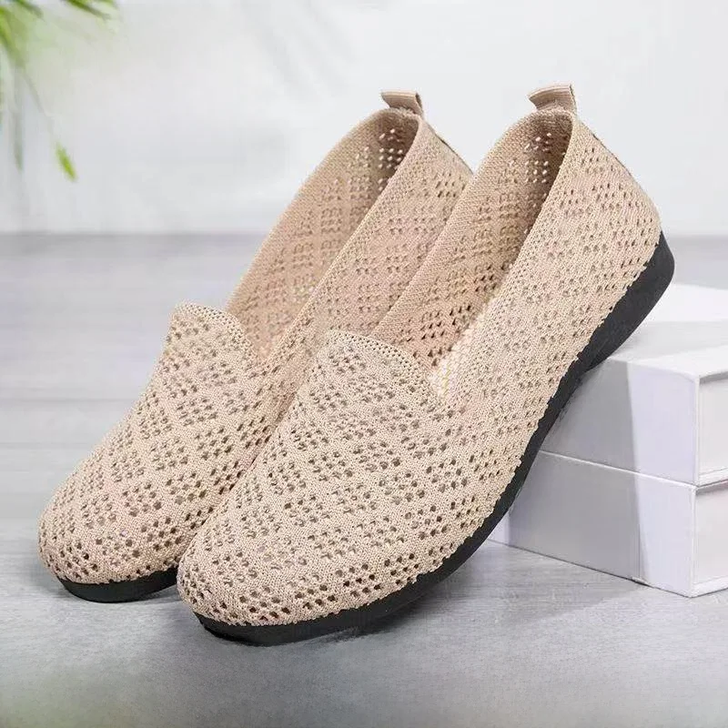

Beijing Style Summer Breathable Women's Cloth Shoes Net Surface Hollow out Design Comfortable Mom Shoes Flat Bottom Casual Fo...