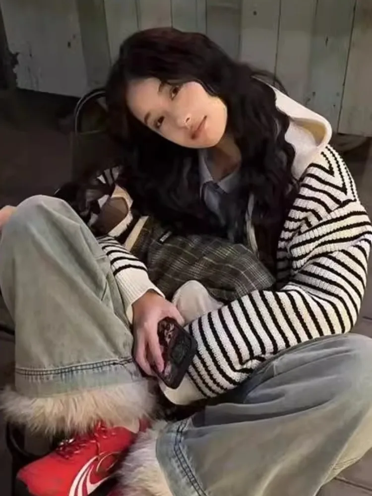 Cardigan aperto lavorato a maglia a righe in velluto a coste da donna sciolto Sle autunno nuova versione coreana cappello maglione Dstring capispalla