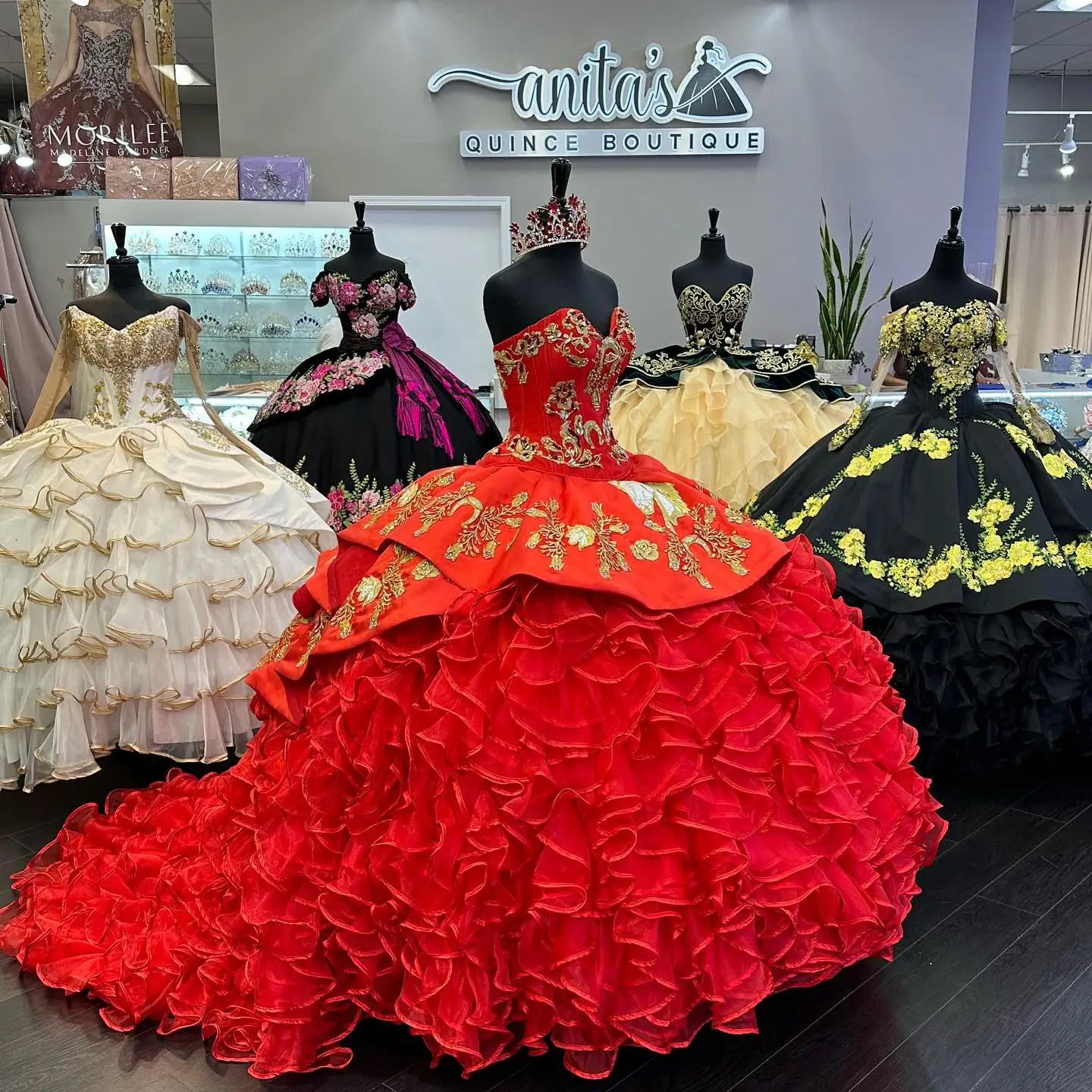 Vestidos de Quinceañera de La Reina Charro rojo, Falda plisada con volantes, corsé con cordones, bordado dorado, Vestidos de graduación de 15 años, elegantes, 2023