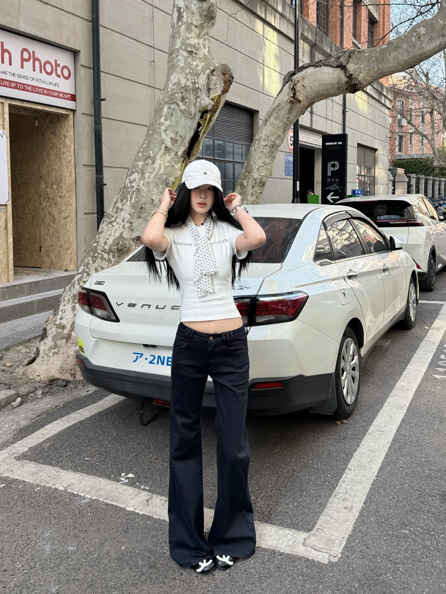 

Tristine Low Waist Bell Bottom Jeans Women's Loose Slim Fit Straight Leg Floor Length Pants Blue Cotton Button Closure