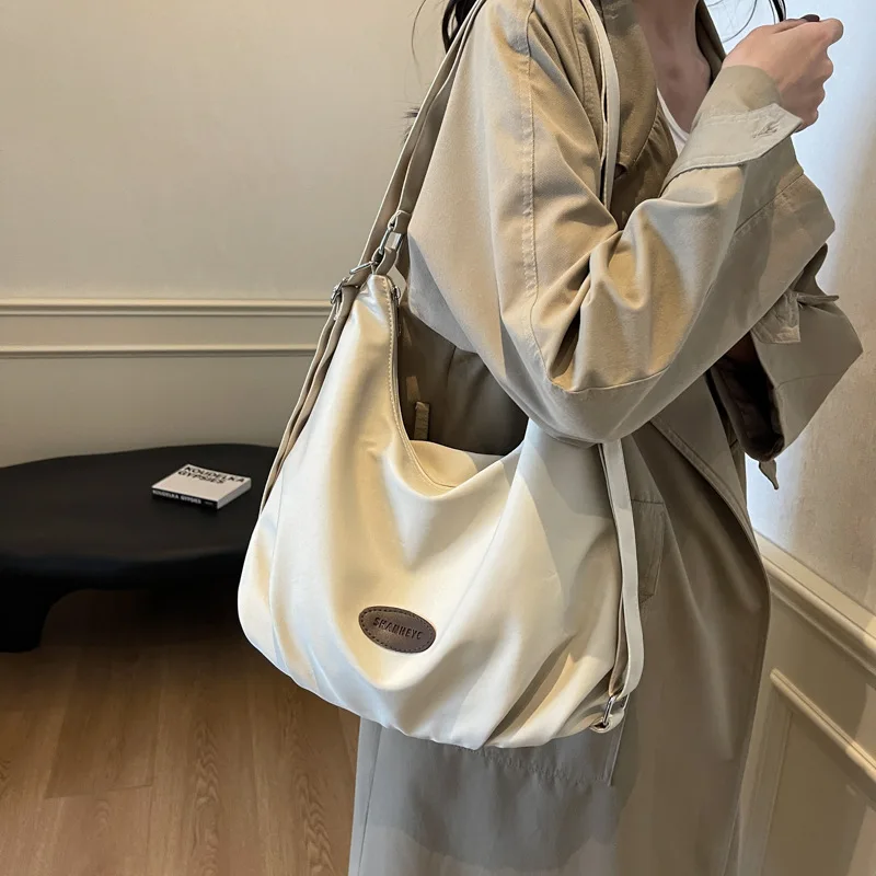 

Casual Large-capacity Bag Women's 2025 New Soft-faced Slack Shoulder Messenger Bag, College Student Commuter Armpit Bag