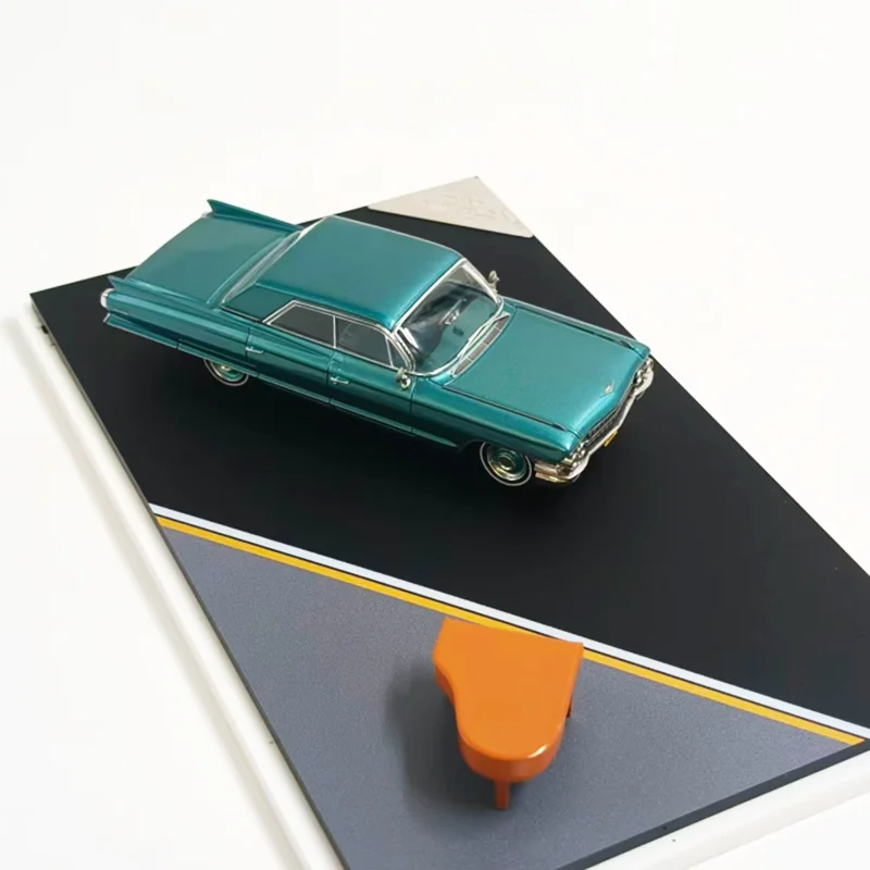 Diecast in scala 1:64 in lega Diwei Green Book Modello di auto d'epoca Prodotto finito Simulazione Collezione di giocattoli Regalo Display statico
