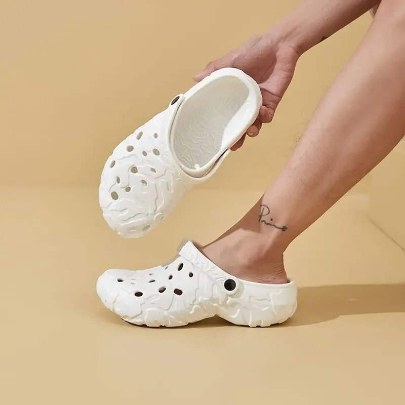 

Сандалии на платформе, мужская противоскользящая уличная обувь с отверстиями, тренд 2025, летняя распродажа, стиль для взрослых, низкая цена, резиновые забавные тапочки Y2k для мужчин