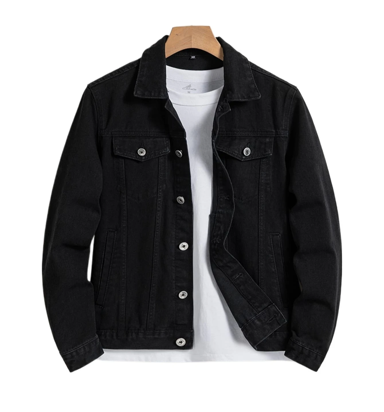 

Новая мужская джинсовая куртка 2026 года для весны и осени. Черное джинсовое пальто с обычным воротником. Простой и универсальный. Для повседневной носки.
