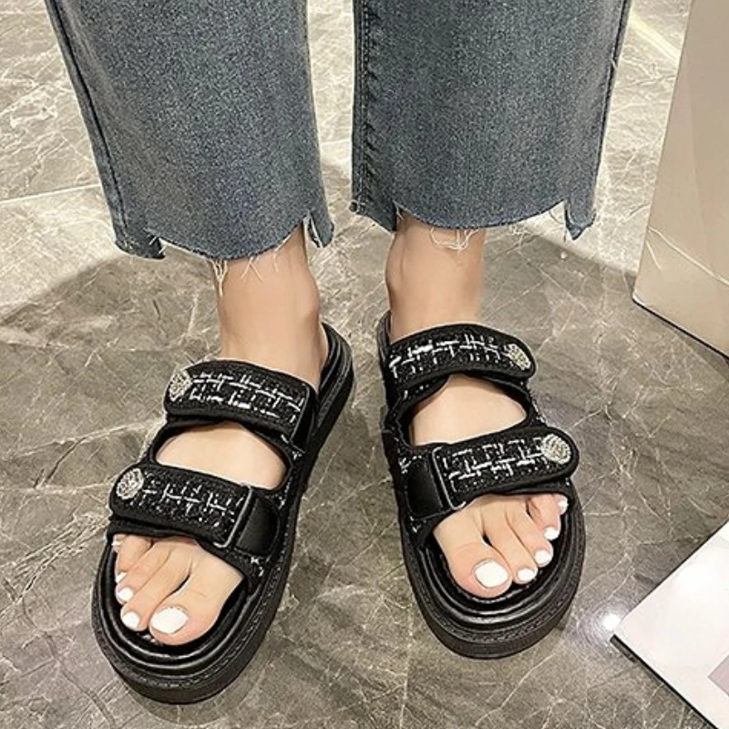 2023 Hot Sale Women Sandals Summer New Flat British Wind Embroidery Thick-soled Casual Roman Designer Shoes Platform Sandals