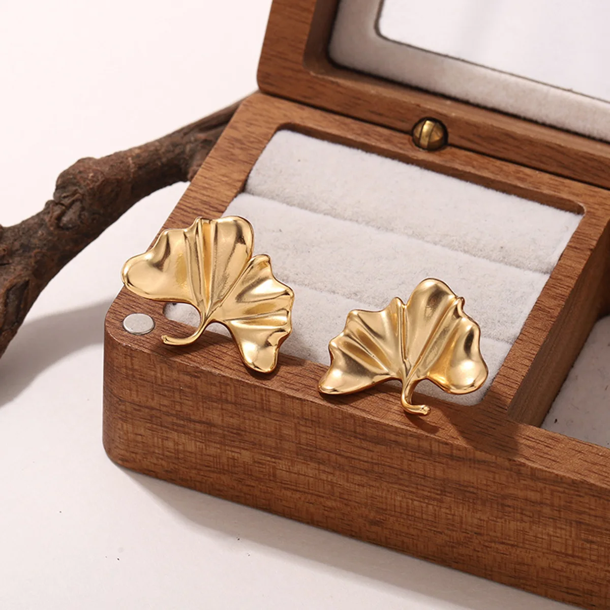 أقراط أنيقة على شكل أوراق الجنكة بيلوبا - تصميم عتيق مطلي بالذهب عيار 18 قيراط عنصر طبيعي لعيد الميلاد اليومي وعطلة الأذن #1