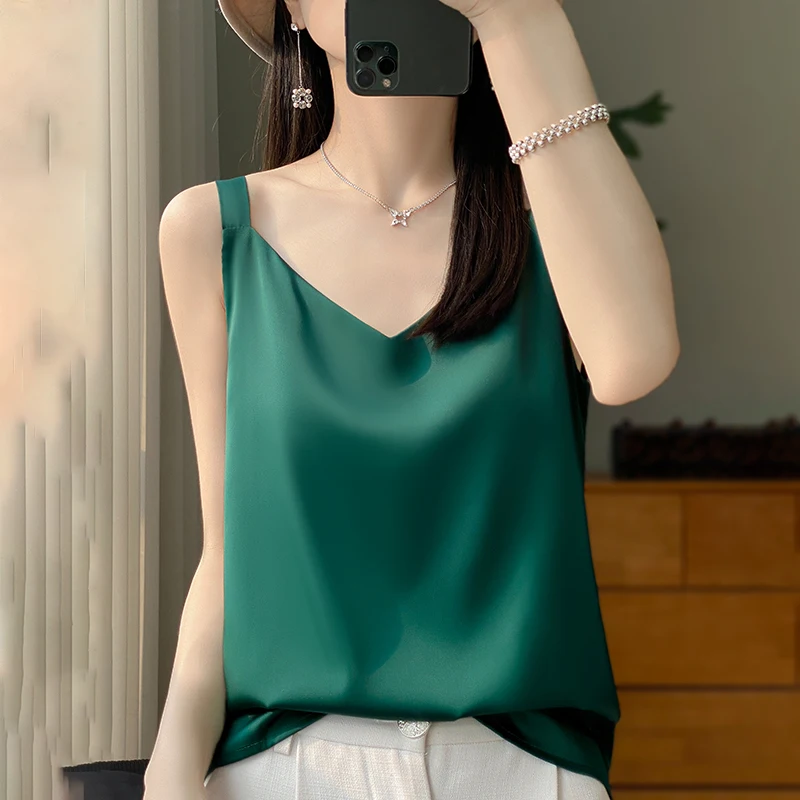 Spring and Summer New Mulberry Silk V-Neck Silk Halter Women Loose Bottom Vest Wide Shoulder Fashion Acetate Satin Wear Thin Top