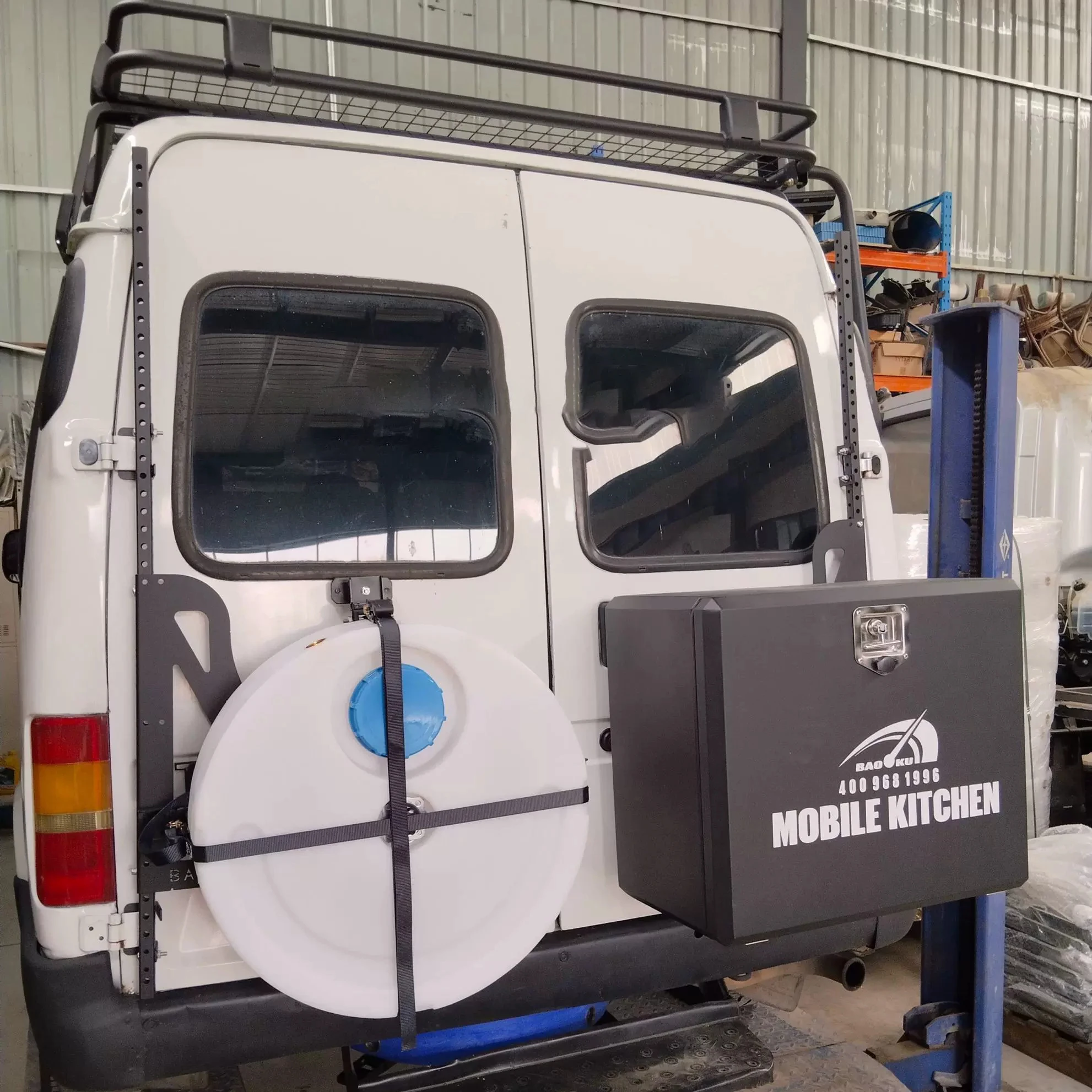 TYTXRV 40L/55L/70L Round Water Tank PE Clean Water Tank for Universally Car Underbody & Rear-mounted Trunk-based Fixing