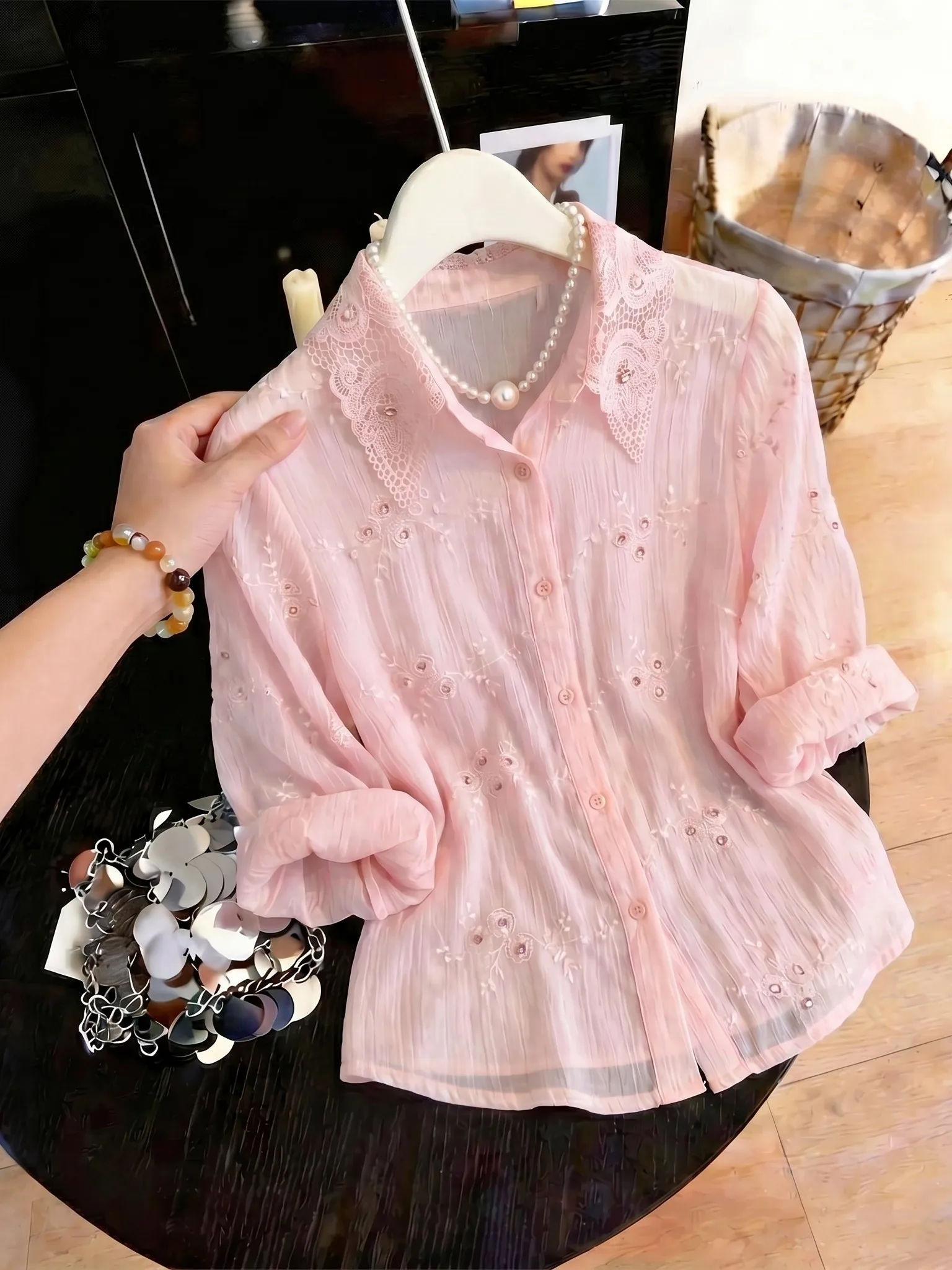

Unique Beautiful Lace Hollow out Sun Protection Pink Shirt Women's High Design Summer New Style Korean Loose Fit Long Sleeve