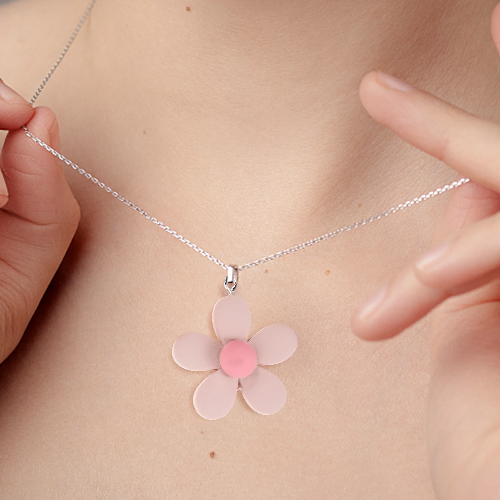

30 Pcs Resin Flower Pendant Girl Making Jewelry Women Keychain Charm Charms for Earrings Diy Accessories Necklace