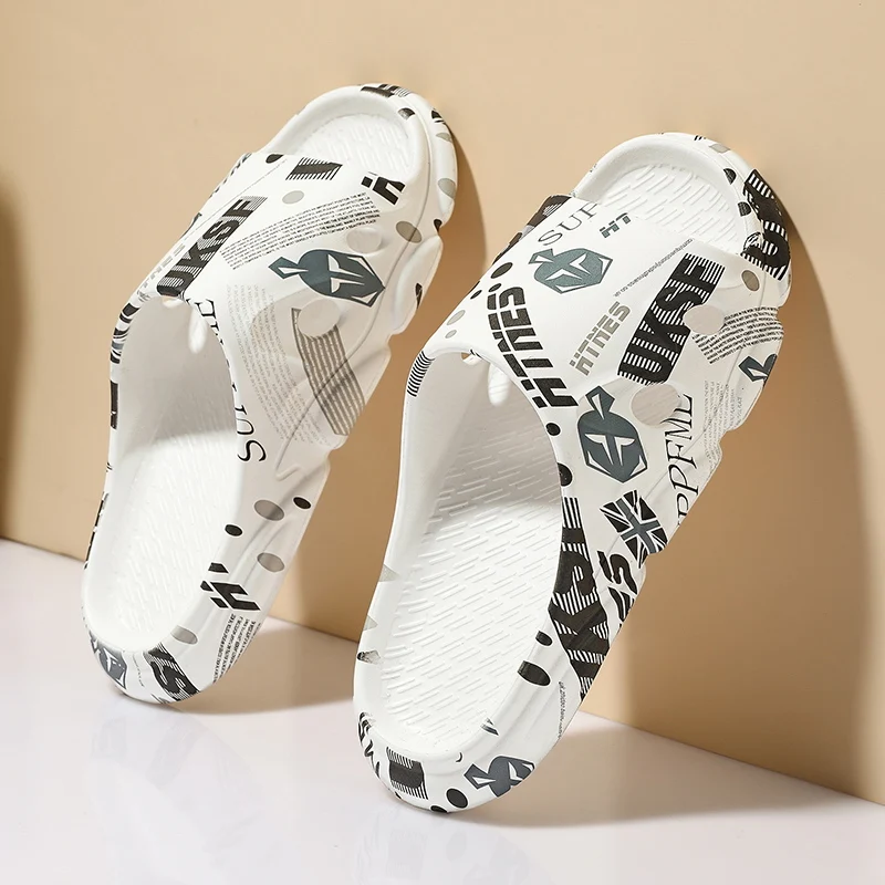 2024 Mens Summer Slippers Beach Sandals Flip Flop Printing Thick Soled Slides Massage Beard Black Designer Zapatillas