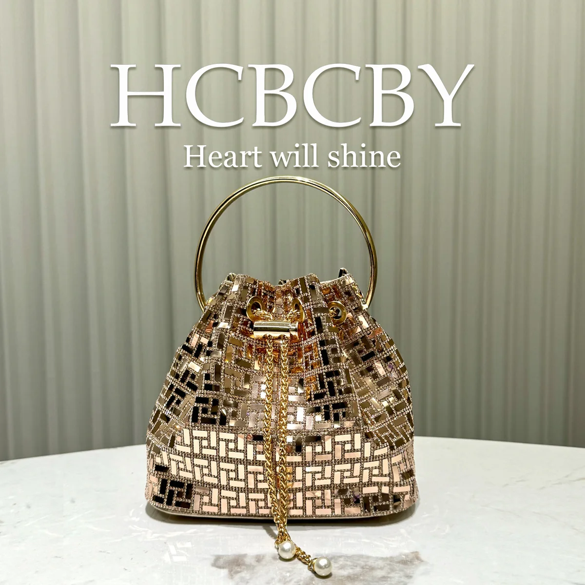 Gold shiny gorgeous rhinestone decorative bucket bag, women's fashion temperament elegant handbag, luxury dinner bag
