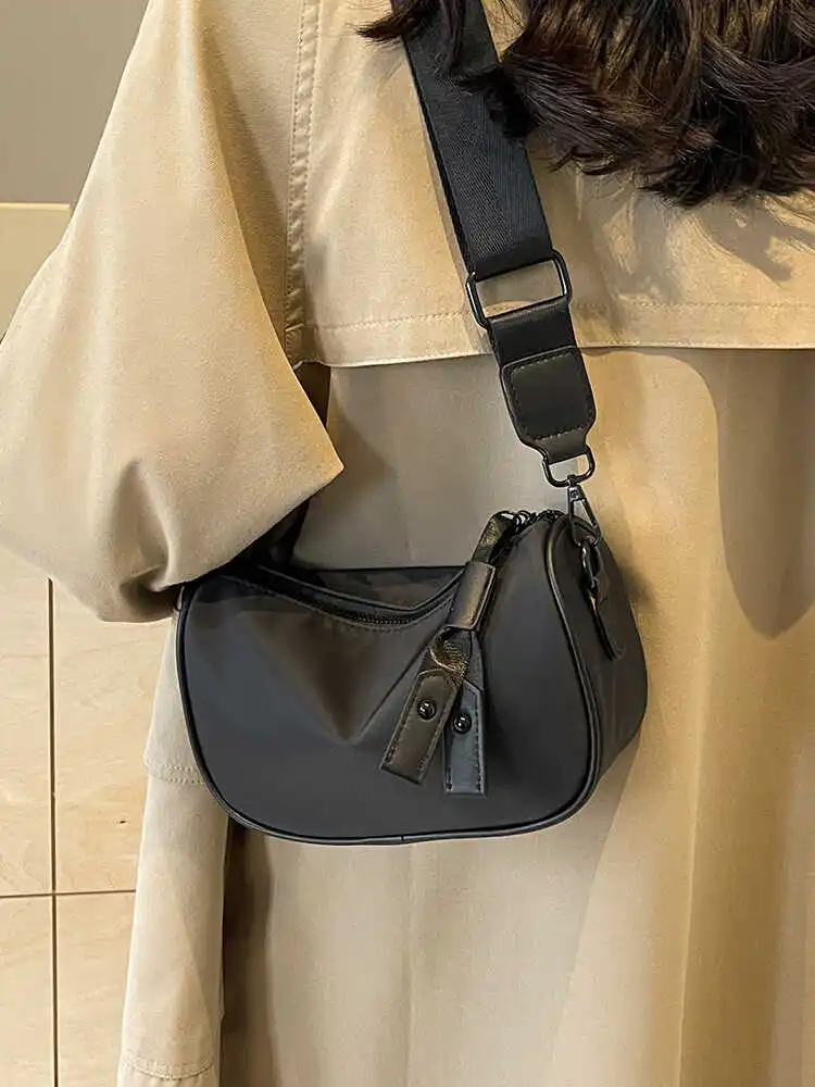 Oxford Cloth Single Shoulder Saddle Bag Women\'s Fashionable Korean Style Crossbody Bag with Wide Strap for Daily Use