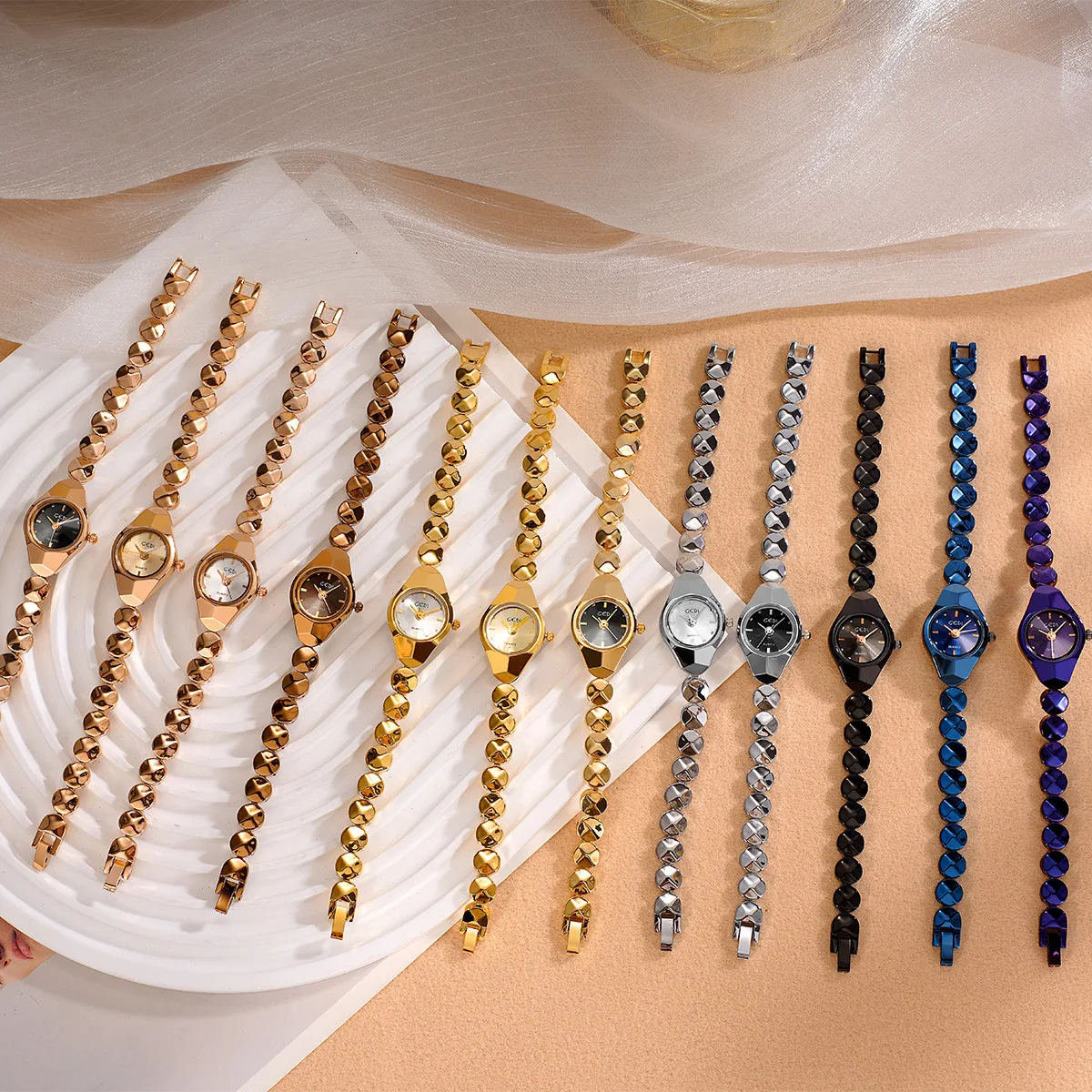 2025 Internet Celebrity Alloy Bracelet Watch Student Niche High-end Quartz W atch Small Exquisite Women's Watch