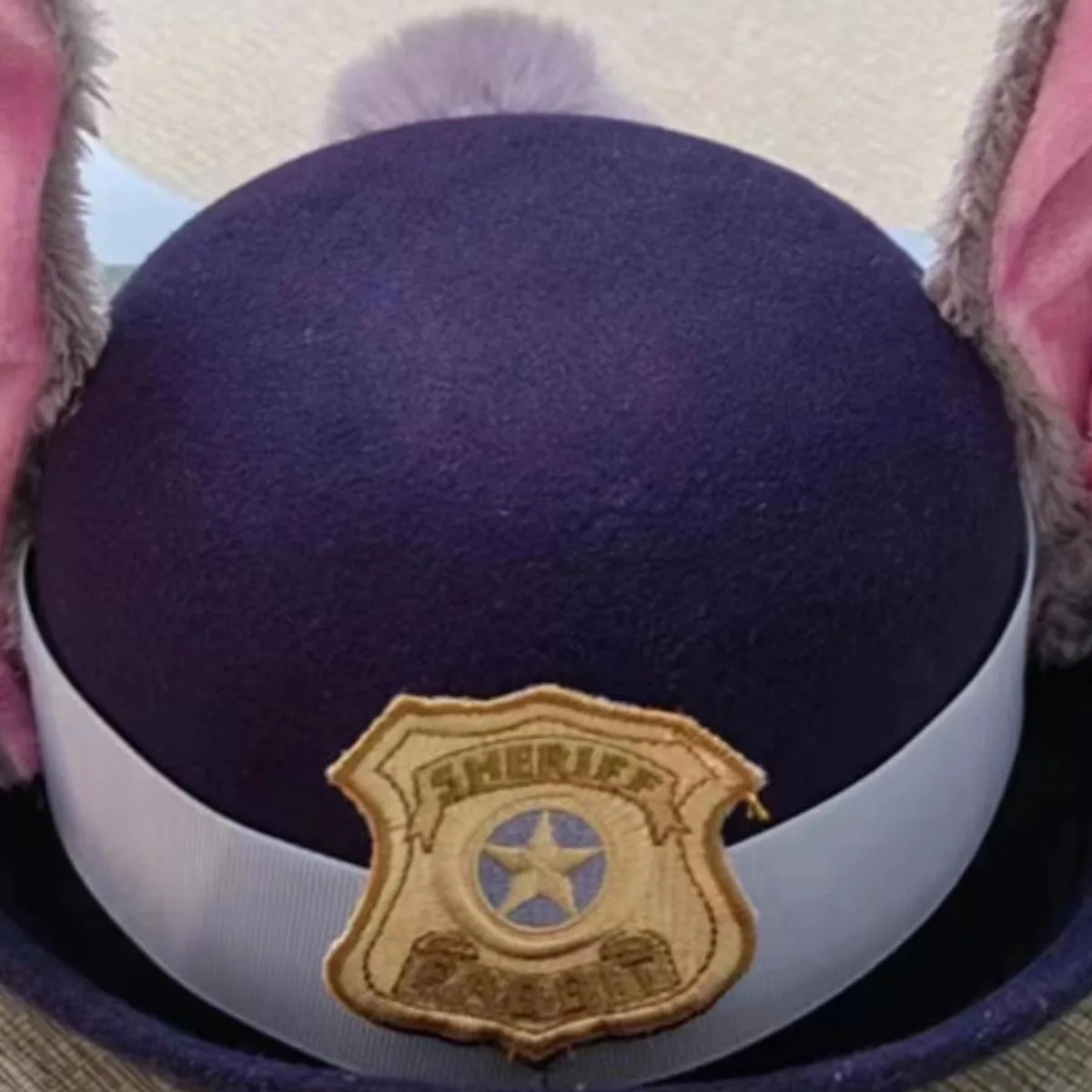 Kapelusz Cosplay Judy Hopps z filmu Zoo Policjantka Uroczy Pluszowy Kapelusz z Uszami Królika dla Kobiet na Halloween Karnawał Rekwizyt do Odgrywania Ról