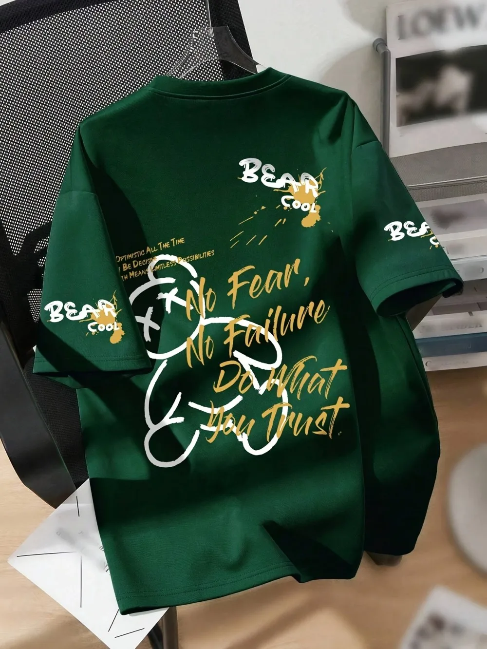 T-shirt estiva traspirante da uomo girocollo con motivo stampato a forma di orso dei cartoni animati adatta per il regalo quotidiano e del fine settimana degli amici