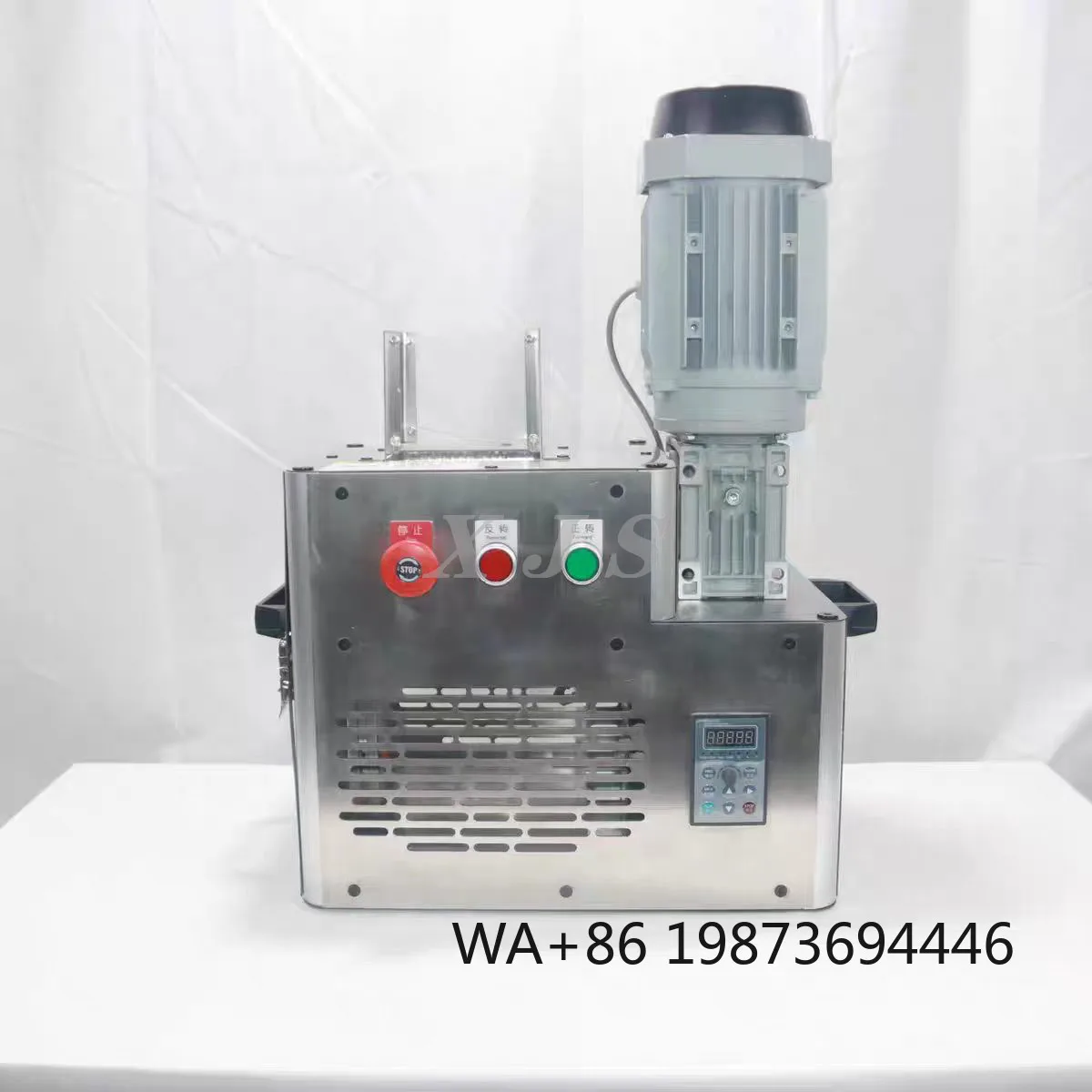1.5KW 220V Desktop Plastic Crusher For PP PE ABS 3D Printing Waste Bottle Cap Shredding