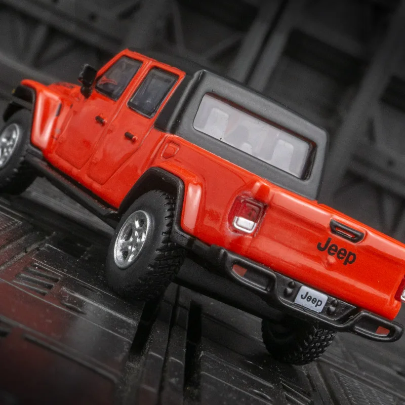 1:64 Jeeps Wrangler Gladiator Pickup Alloy Car Model Diecasts Metal Car Body and Chassis Simulation With Retail Box Collection