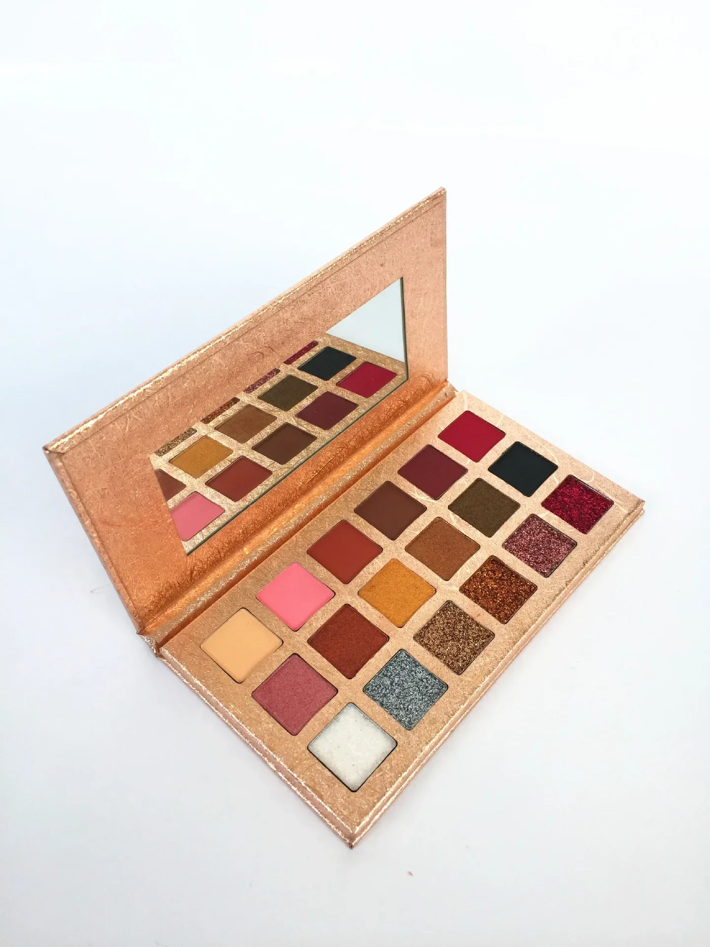 Palette de fards à barrage personnalisés de marque privée, maquillage des yeux en vrac, support de Bergame boueux, chatoyant et soyeux, plateau en papier 256 pigments, 18 couleurs