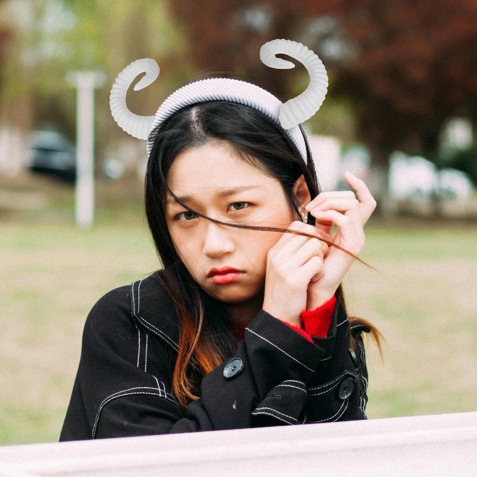 

Sheep Horn Headband Halloween Photo Shoot Props Horns Decorate Realistic Design Animal Headdress Plastic