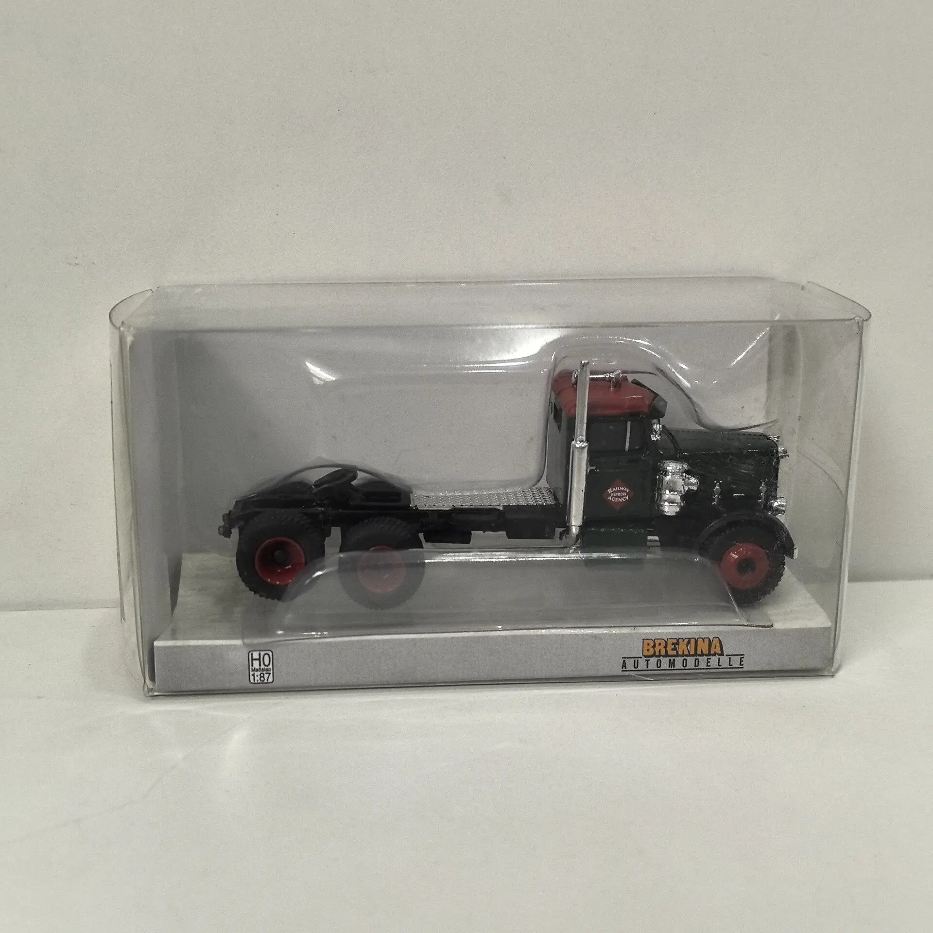 

BREKINA HO 1/87 Scale Peterbilt 281 Plastics Car Model