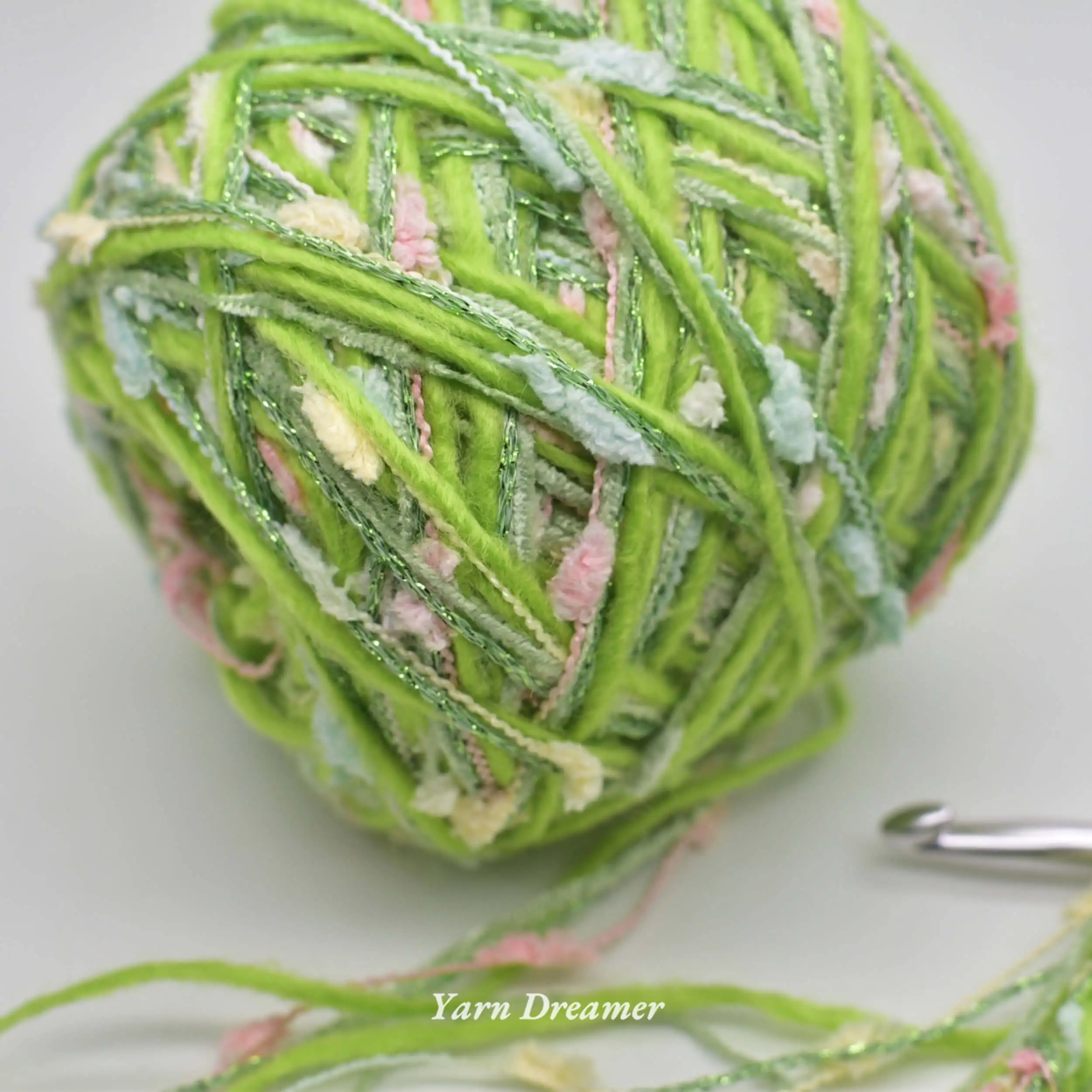 

Green Glitter Yarn for Crochet Yarn Chunky Knitting Yarn Crochet Thread Sequin Thick Wool Yarns for Knitting Yarnie