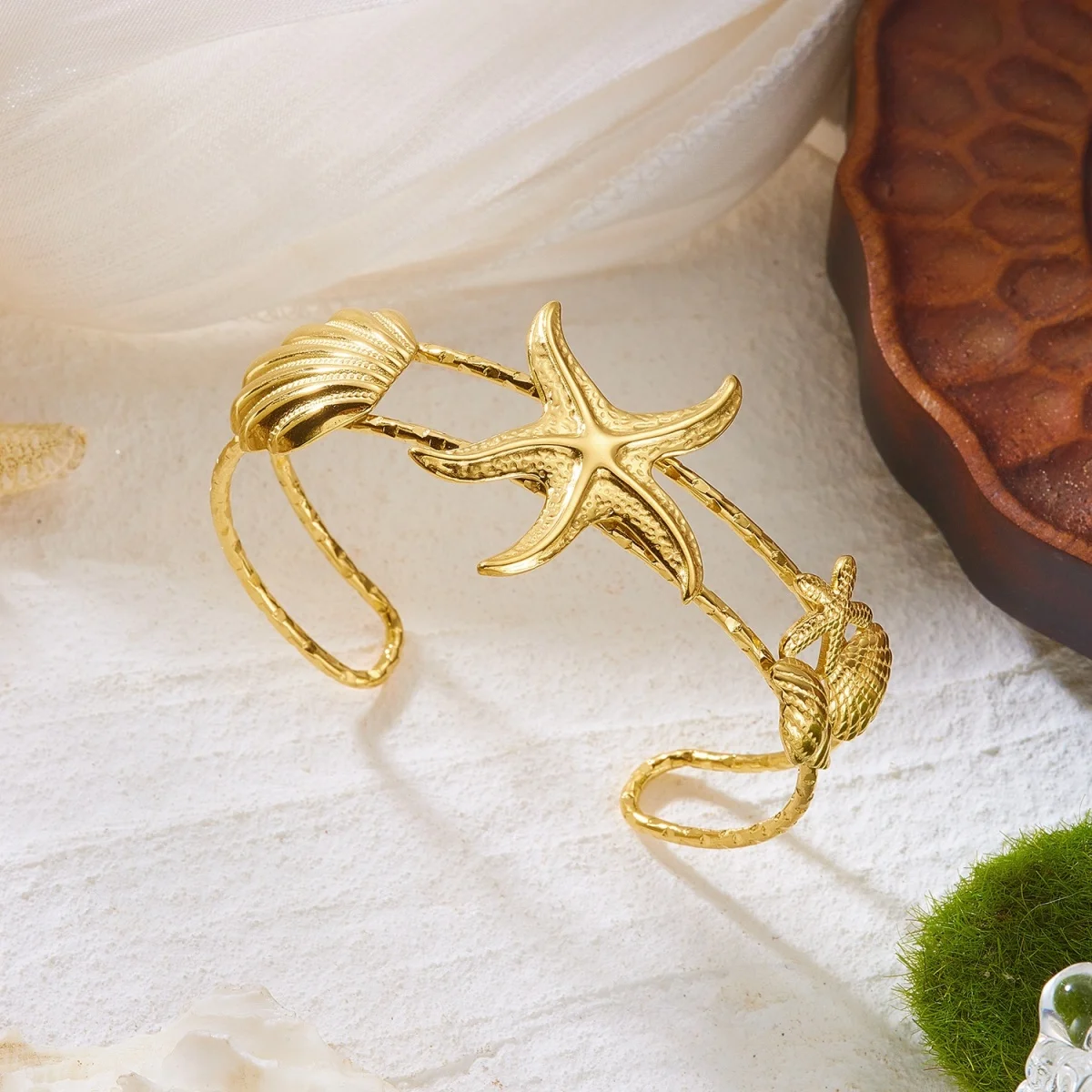 Mehrliniger Armreif aus Edelstahl mit Seestern-, Muschel-, Quallen-, Seepferdchen-, Sonnen- und Schildkrötenmotiven für Damen und Herren, Sommer-Schmuck. – Detail 39