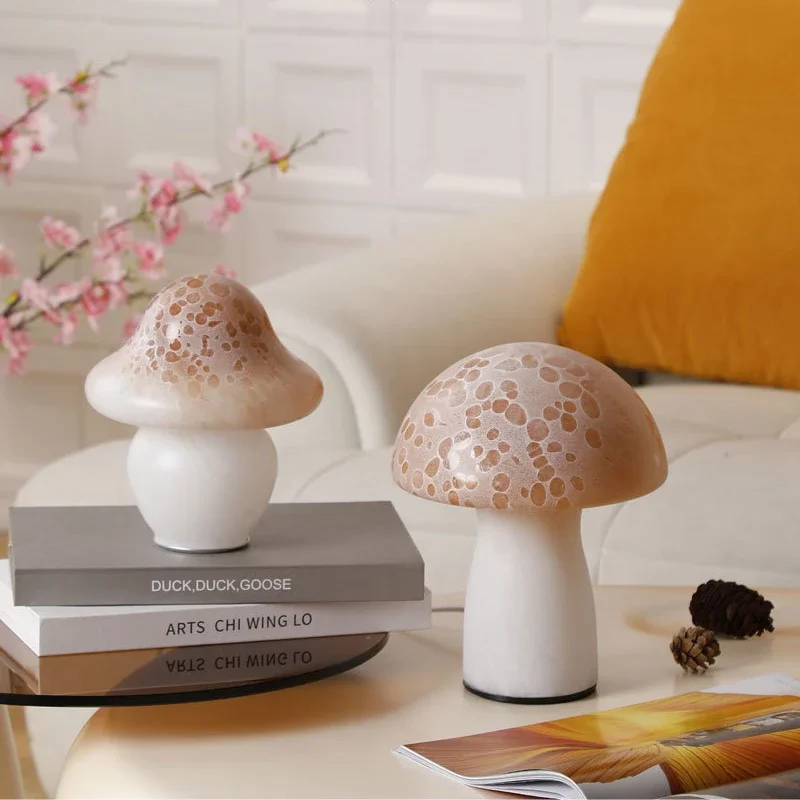 

Medieval French Creative Personalized Cream Desk Lamp Bedroom Bedhead Mushroom Lamp Gift Atmosphere Decoration Lamp