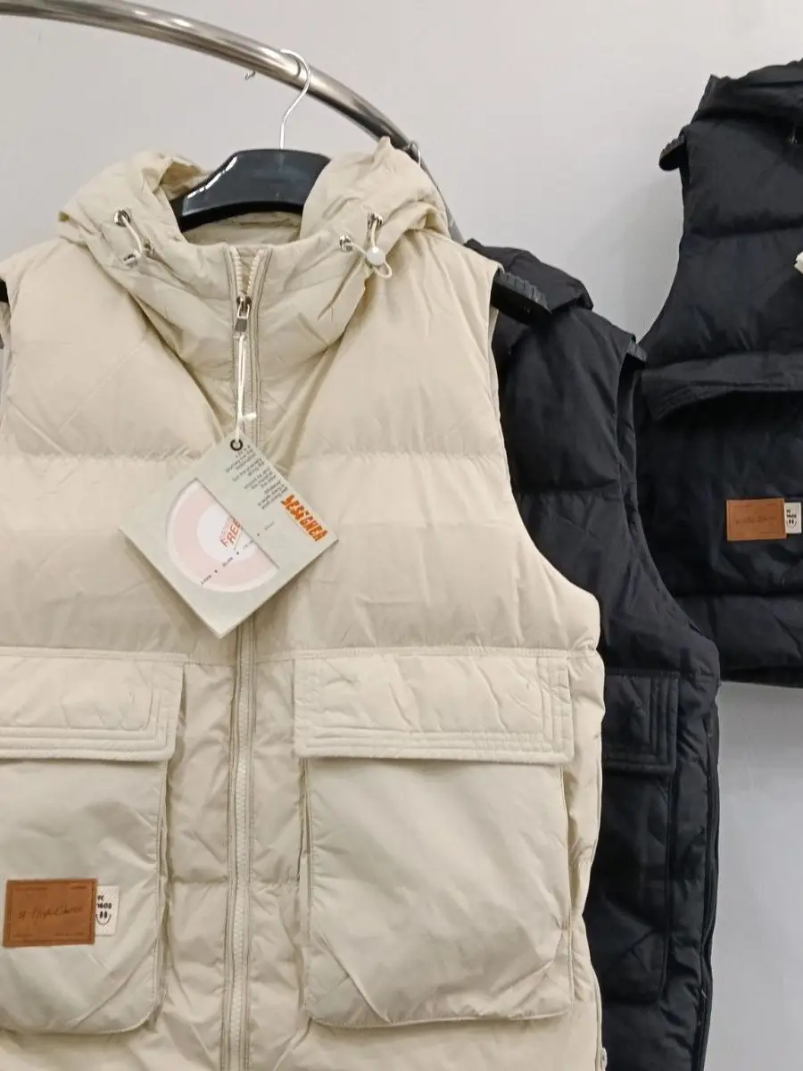 

Утепленный пуховый жилет с капюшоном: модный, универсальный, теплый, с множеством карманов, для работы, стильный, приталенный, на молнии