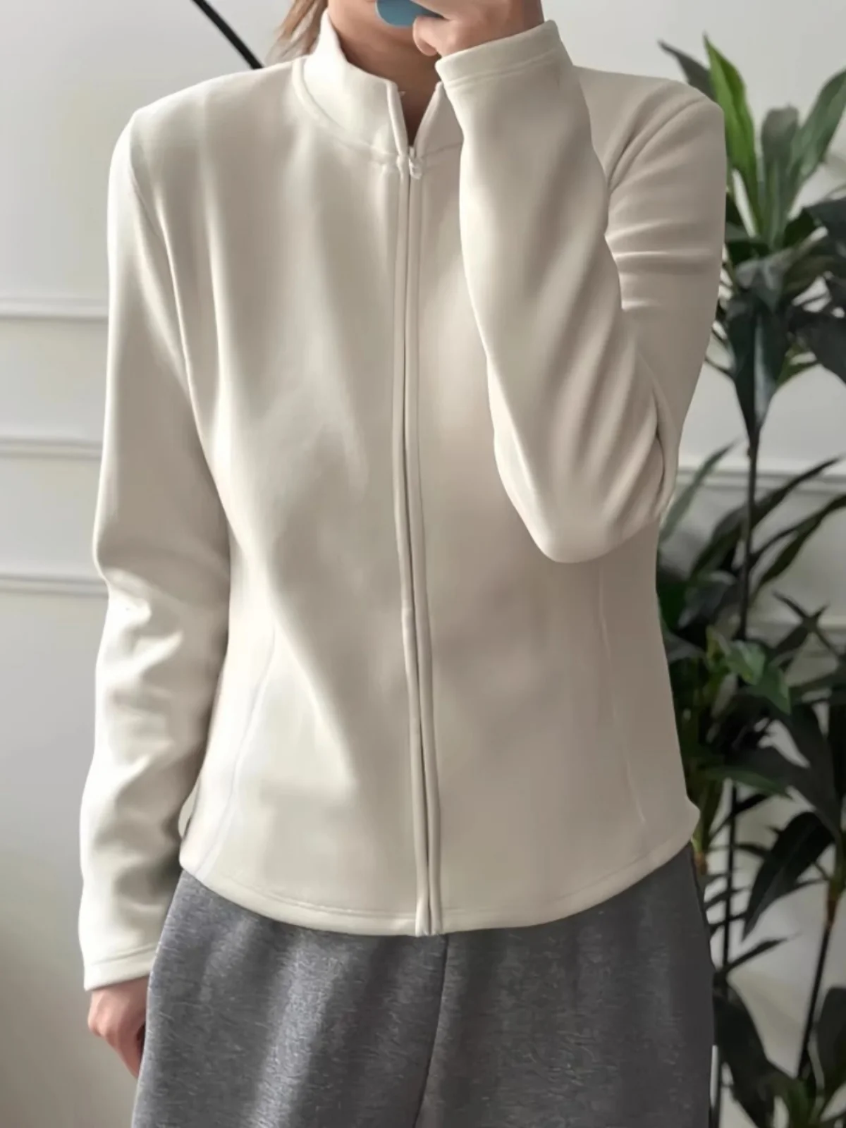 

Spring Season plus Size Sweatirt Women Slim Fit Stand Collar Cardigan Outerwear Top Zipper Closure Long Sve Color