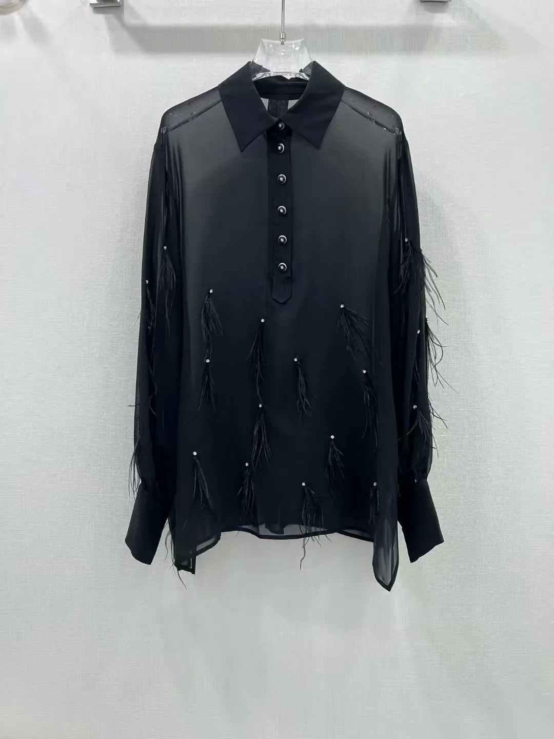 Customized High-End Women's Pointed Neck Silk Shirt Luxury Tailored Blouse for Fashionable Ladies