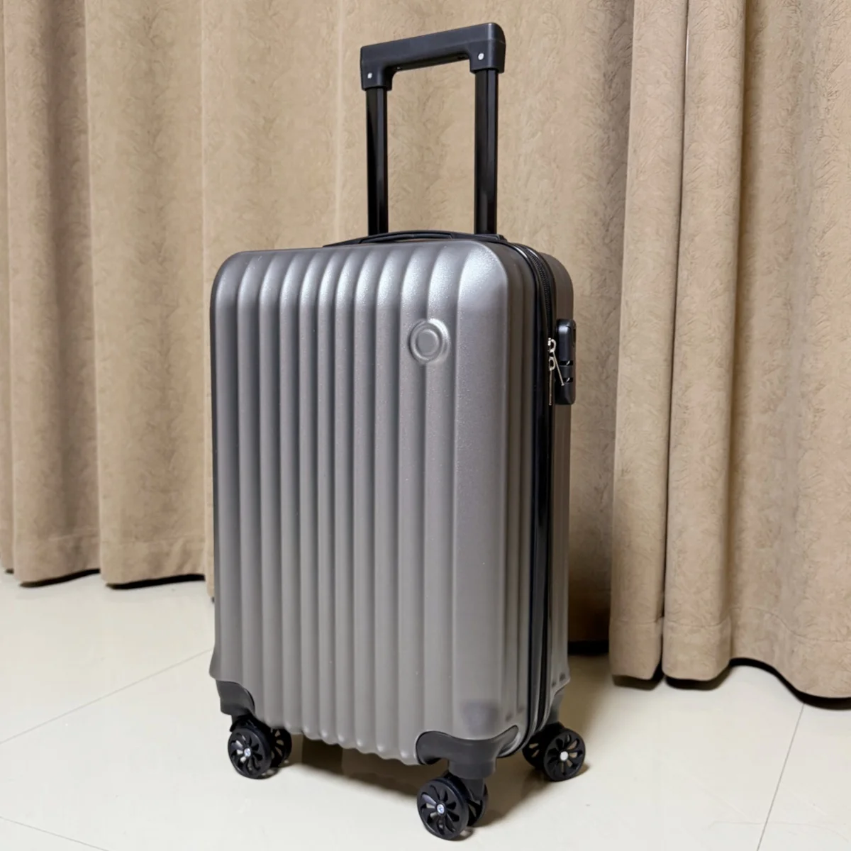 Neues 20-Zoll-Gepäck, Handgepäck-Trolley, PC-verdicktes Hartschalenmaterial, hochfeste Kompressionsbeständigkeit, geeignet für Männer und Frauen